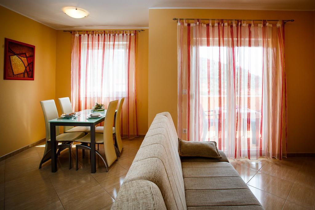 Rogoznica Apartments Kristina Rum bild