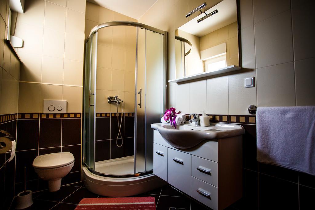 Rogoznica Apartments Kristina Rum bild