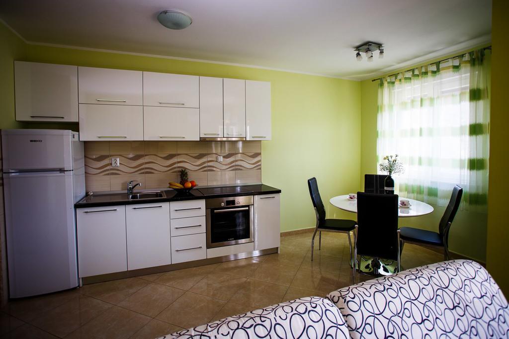 Rogoznica Apartments Kristina Rum bild