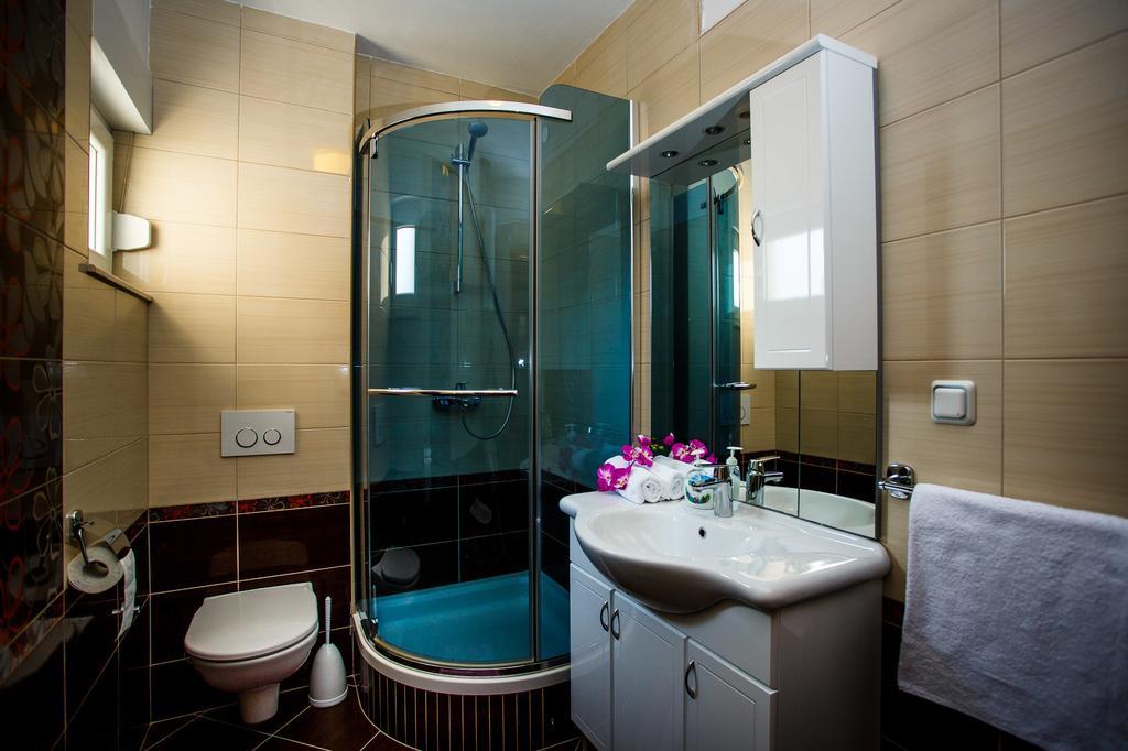 Rogoznica Apartments Kristina Rum bild